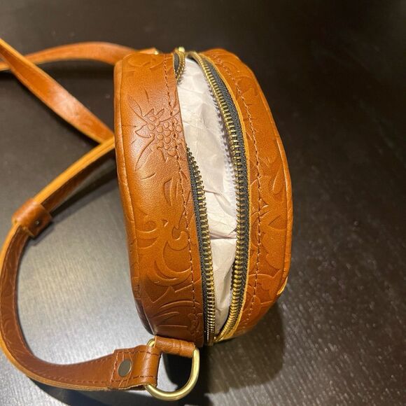 Leather Crossbody Purse Portland Leather in Meadow “Circle Crossbody” NEW - Picture 4 of 12